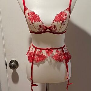 Agents‎ Provocateur Bra (34B) and Suspender (Size 4) - NEW With Tags and Bag.